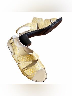 La Plume | Leather Sling Block Heel Sandals Snake Croc Print Yellow 7.5-8